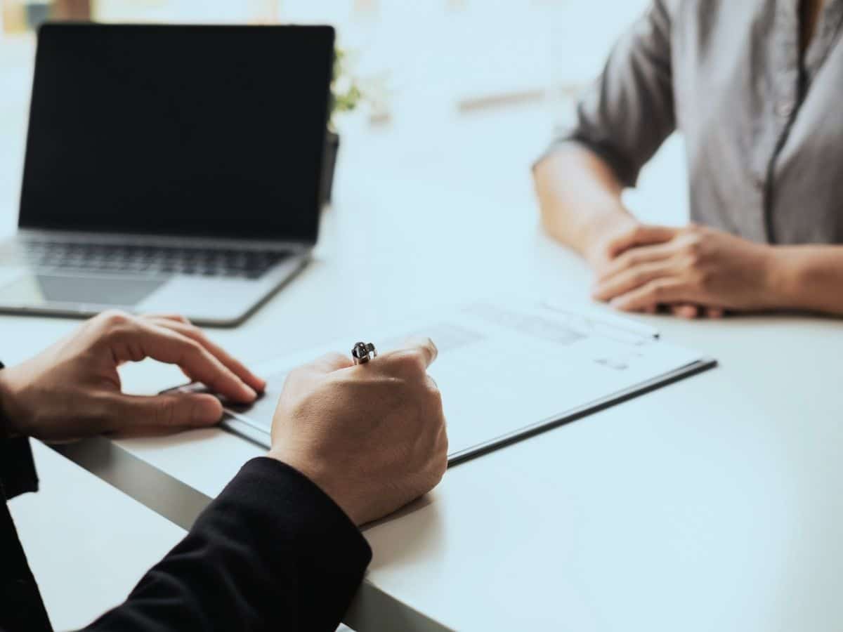 Financial adviser register check qualifications