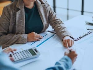 Showing how to prepare for annual financial planning review